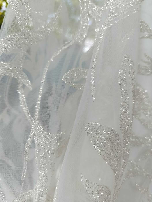 Весільна сукня і фата