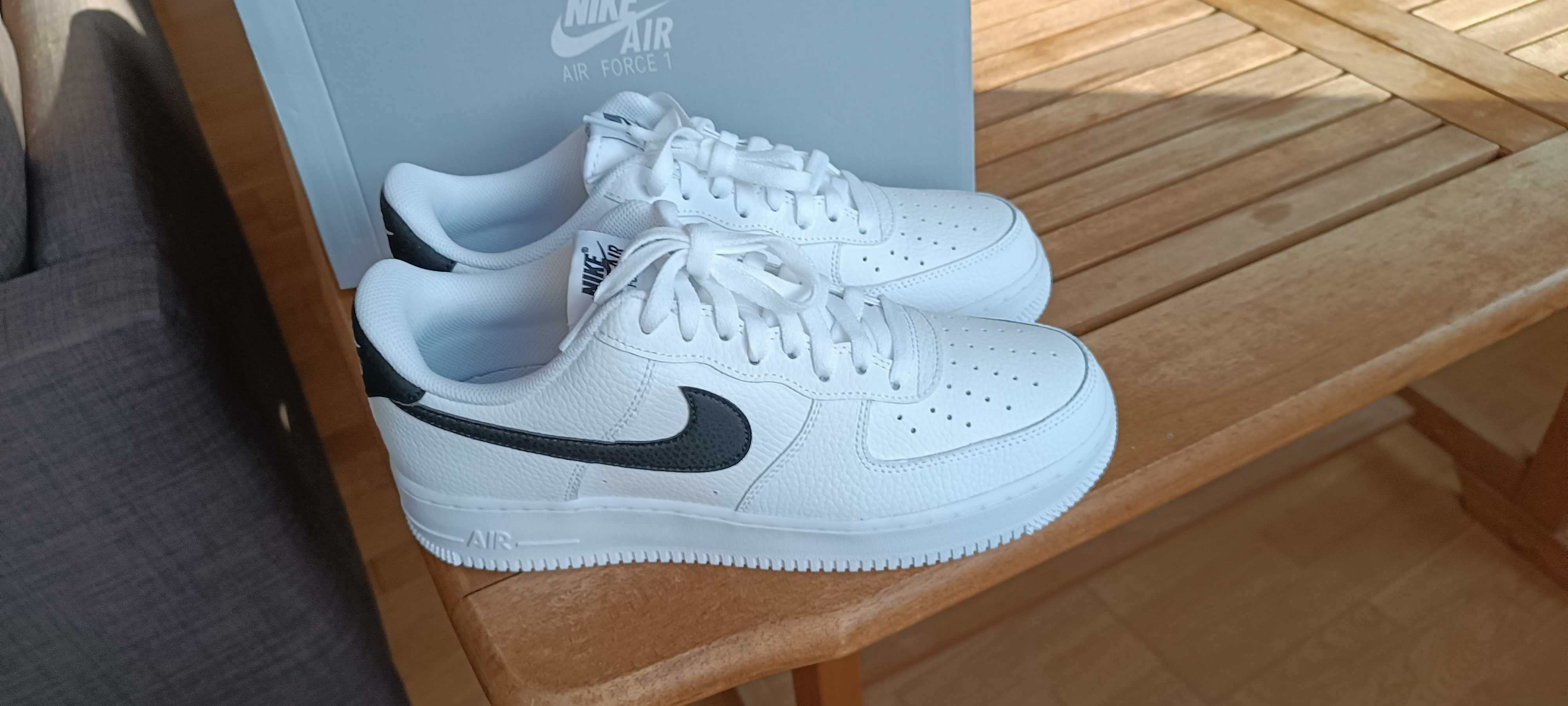 r. 43 Nike Air Force 1 Low '07 White Black Pebbled Leather CT2302,-100