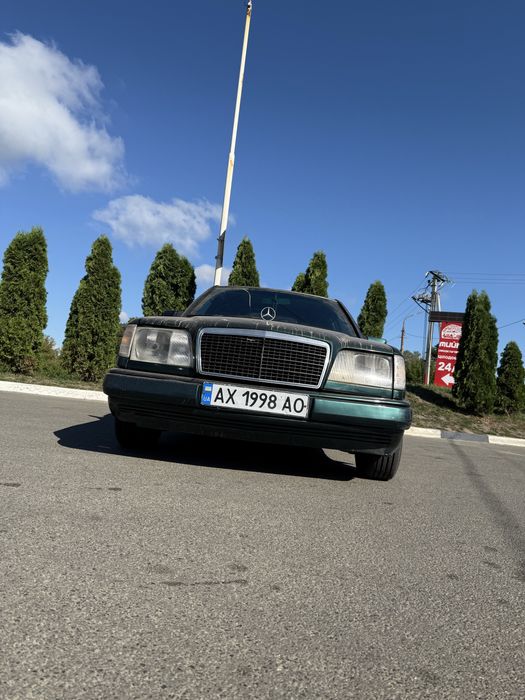 Mercedes-Benz E200 w124