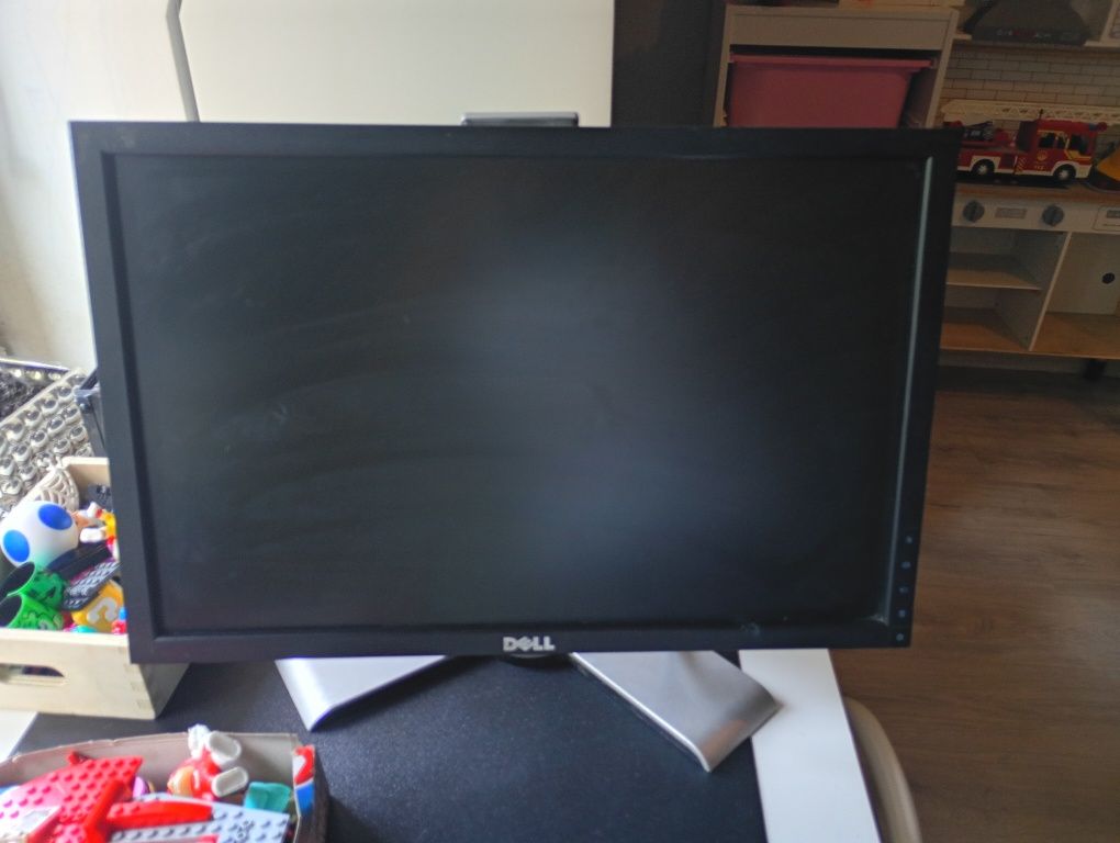 Monitor dell w bardzo dobrym stanie