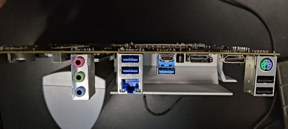 Продам комплект: материнська плата ASRock H570 Steel Legend (BIOS P2.2