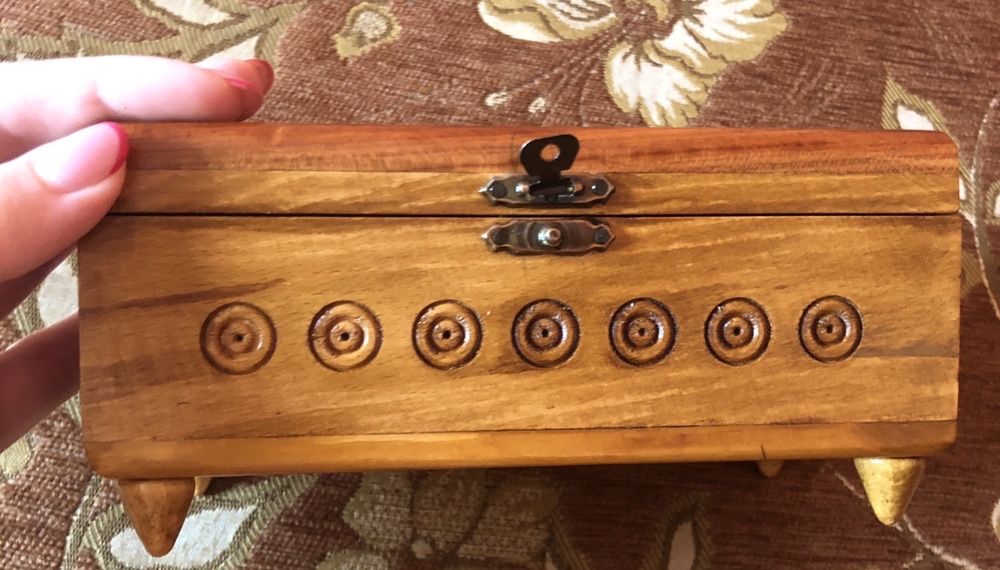 Скринька для прикрас ручної роботи