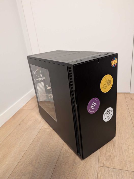 Pakiet Dwóch komputerów stacjonarnych PC