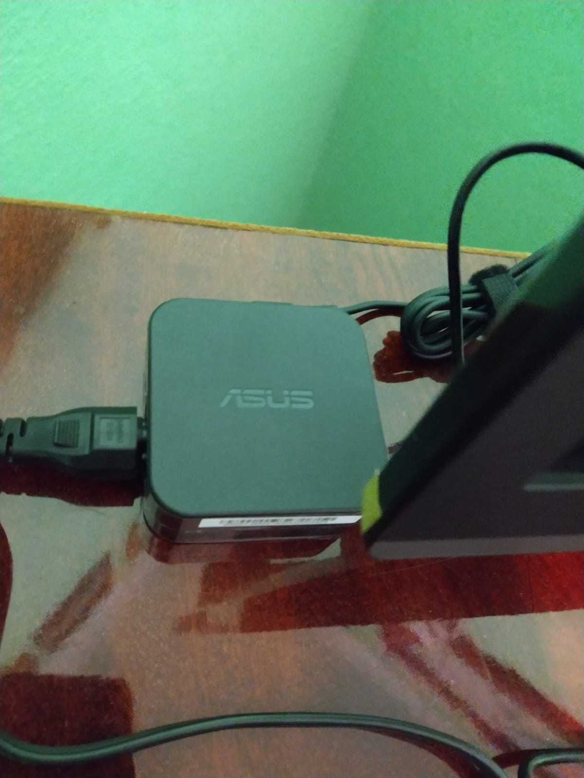 Настільний комп'ютер Asus ET2232IUK