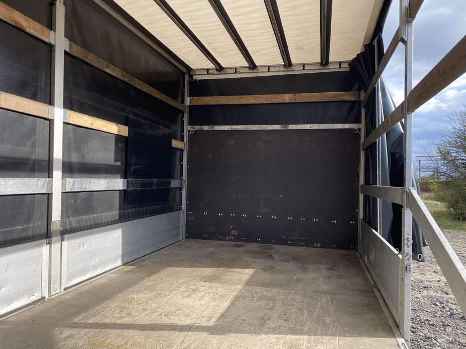 Причіп бортовий тентований