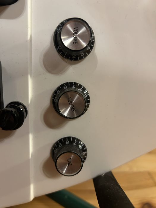 epiphone thunderbird 4 pro