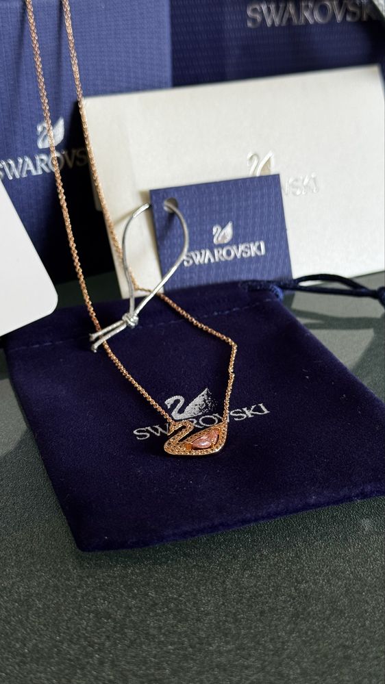 Colar cisne swarovski