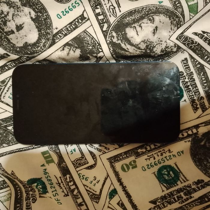 Продам айфон 12 міні