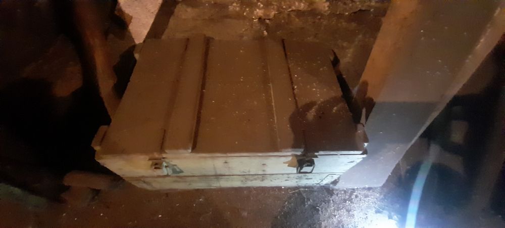 Stara wojskowa skrzynka z czasów II wojny światowej