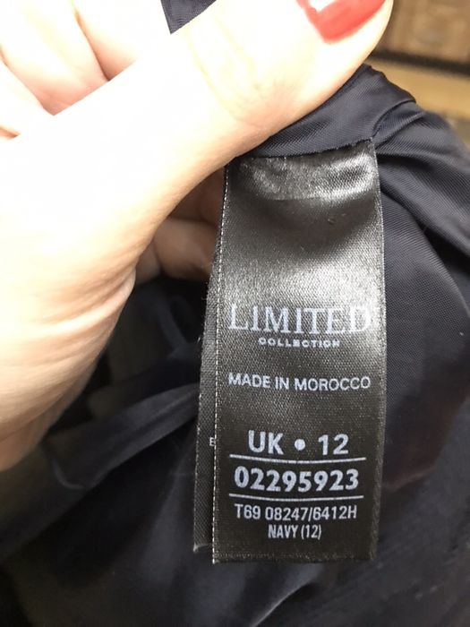 Продам пальто Limited Collection 12 розмір