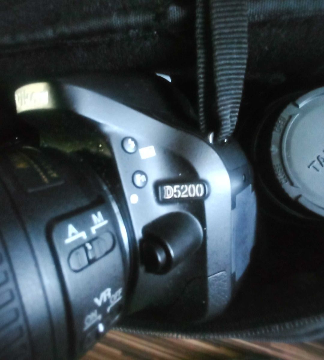 Nikon D5200 z dodatkowym obiektywem