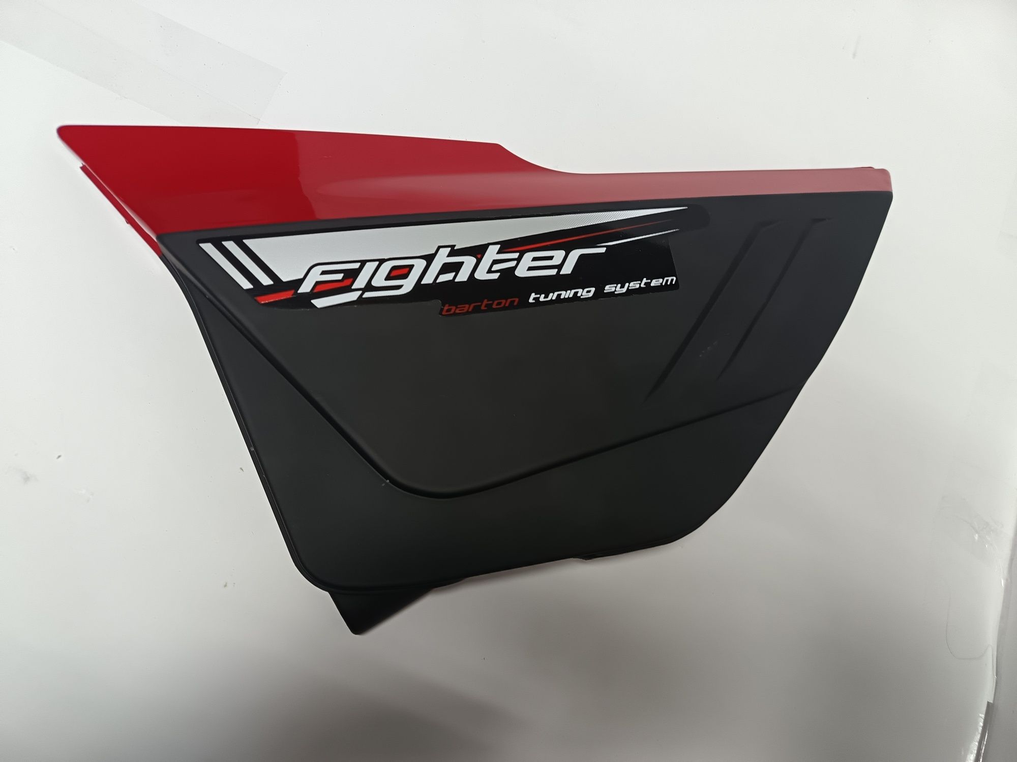 Osłona boczna lewa Barton Fighter 2 czerwona oryginał nowa wysyłka