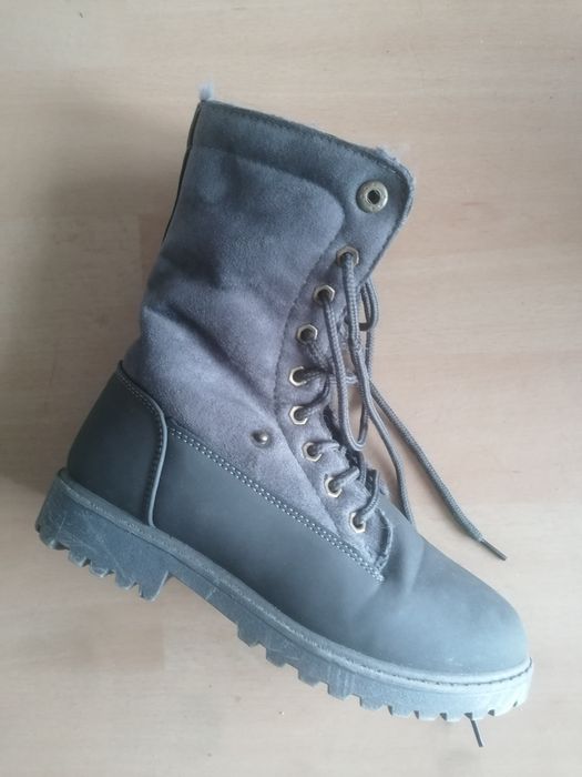 Stylowe trapery z futerkiem, rozmiar 34, NOWE!