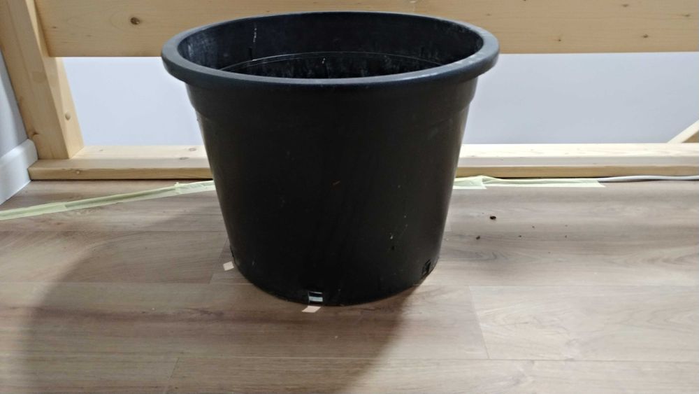 Donica czarna produkcyjna