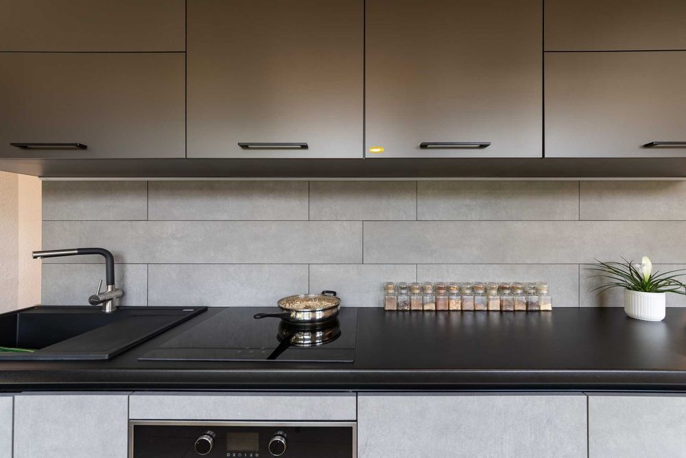 Nowoczesna kuchnia , akryl czarny