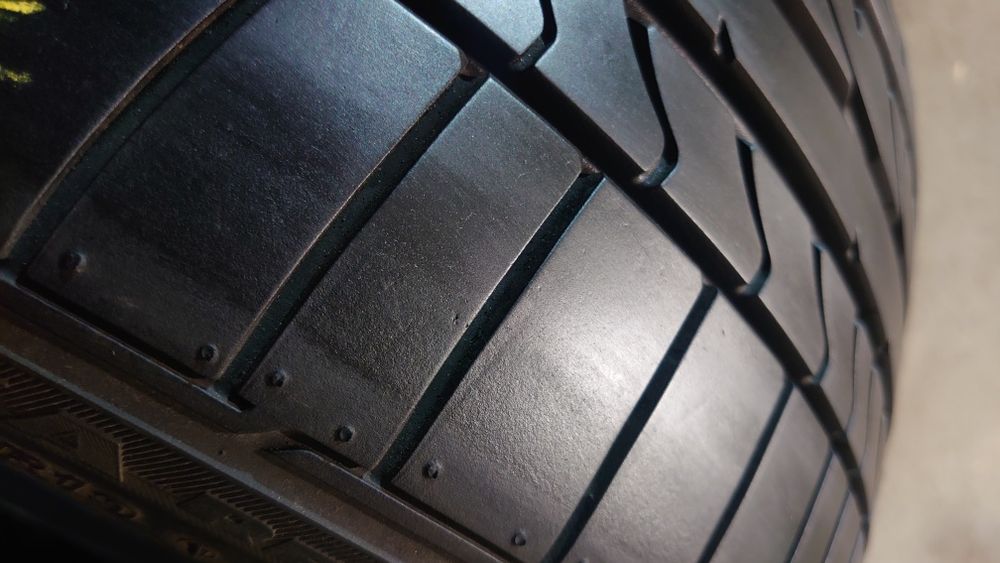 Пара летних шин Bridgestone Potenza RE050A RUNFLAT 255/30 r19