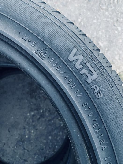235 45 17 Nokian W3 Зима 2023 80% Гарантія
