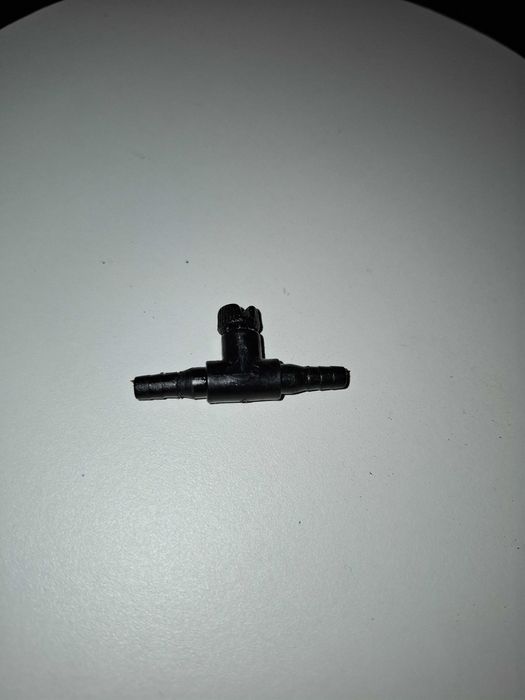 Zaworek do regulacji powietrza na wężyk 4/6mm