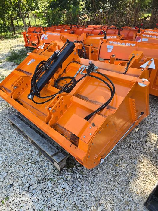 Nowa piaskarka solarka VOLANT 2.0m samozaładowcza na tuz komunalna