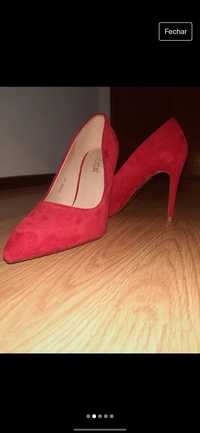 Sapatos stilleto vermelho