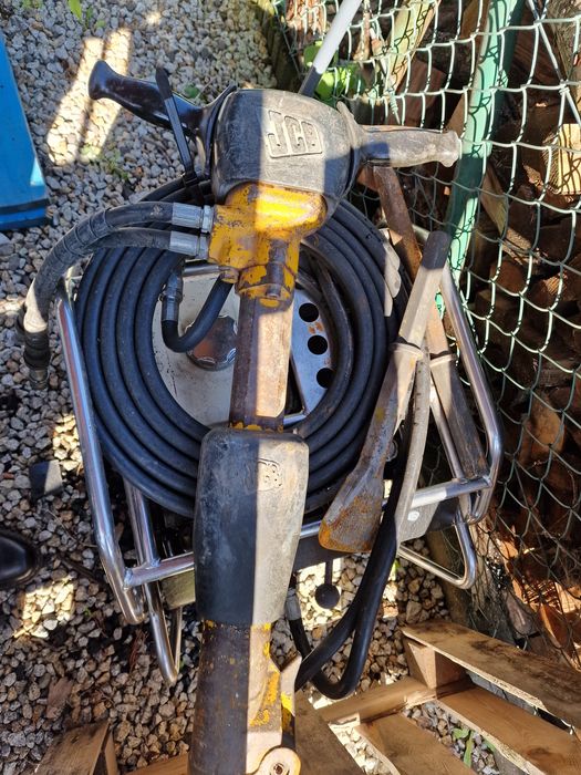 Agregat hydrauliczny z młotkiem jcb