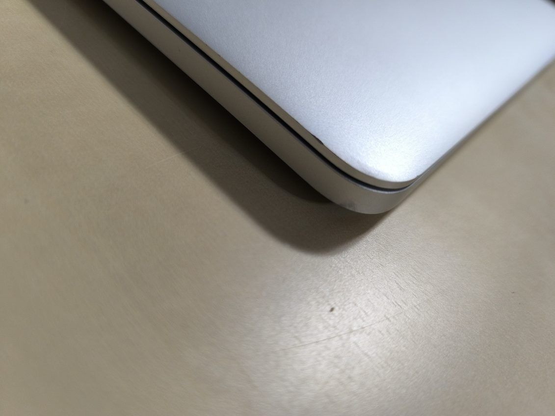 Apple Macbook PRO 1398 i7 
16/256 QWERTY US A+