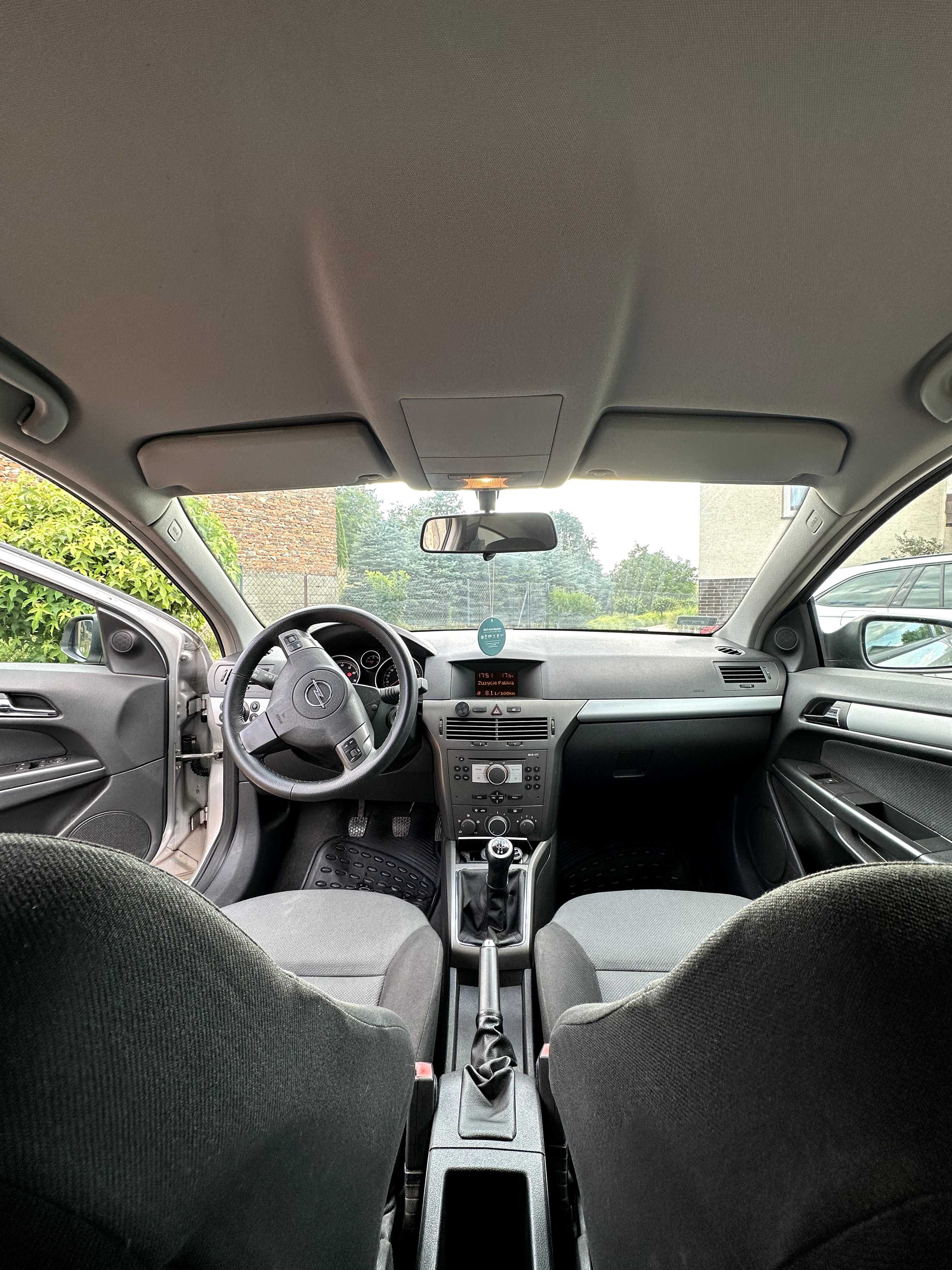 Opel Astra H GTC 1.6 + LPG