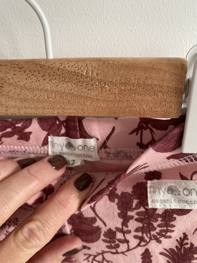Komplet tiny one 62 różowy bordowe kwiaty sukienka legginsy