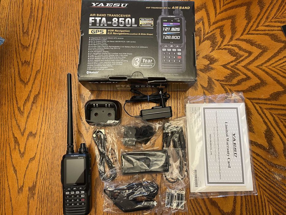 Yaesu FTA-850L — radiostacja lotnicza GPS — stan jak nowy!