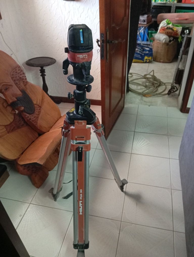 Nível laser hilti com tripé