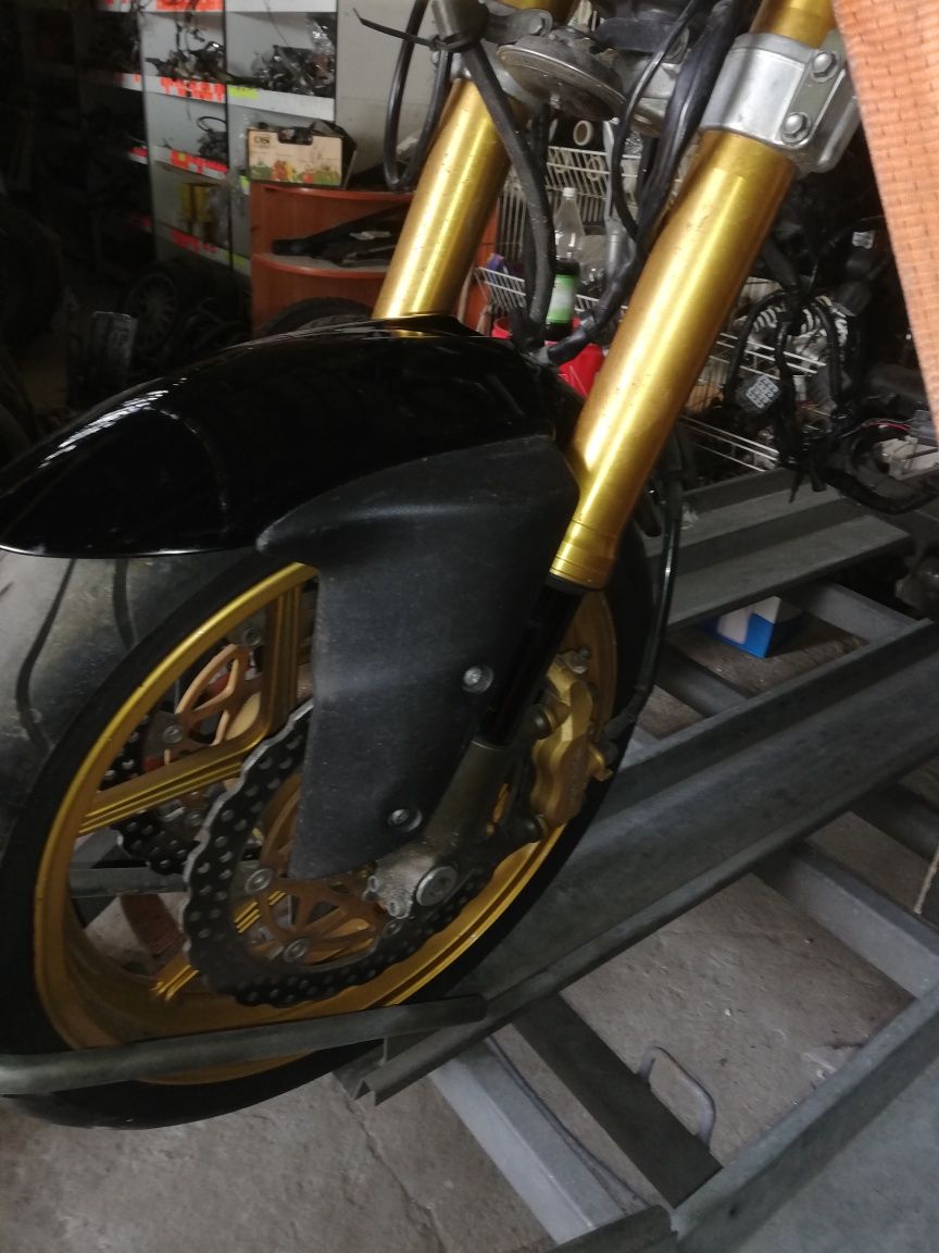 Kawasaki zx10 r błotnik 04-05