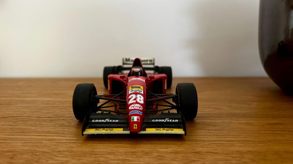 Miniatura Ferrari 412T (1/18) -  Gerhard Berger