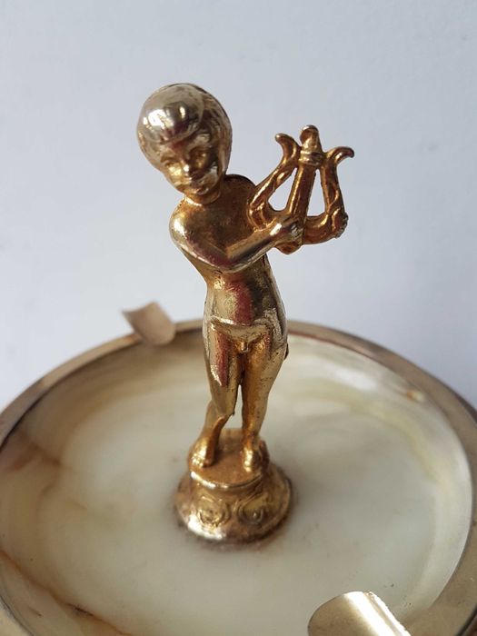 Antyczna popielnica z Onyksu Złoty Kupidyn z harfą lata '70 - 0,665kg