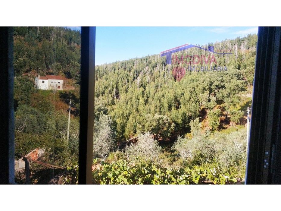 Moradia T2 para reabilitar - Figueiró dos Vinhos