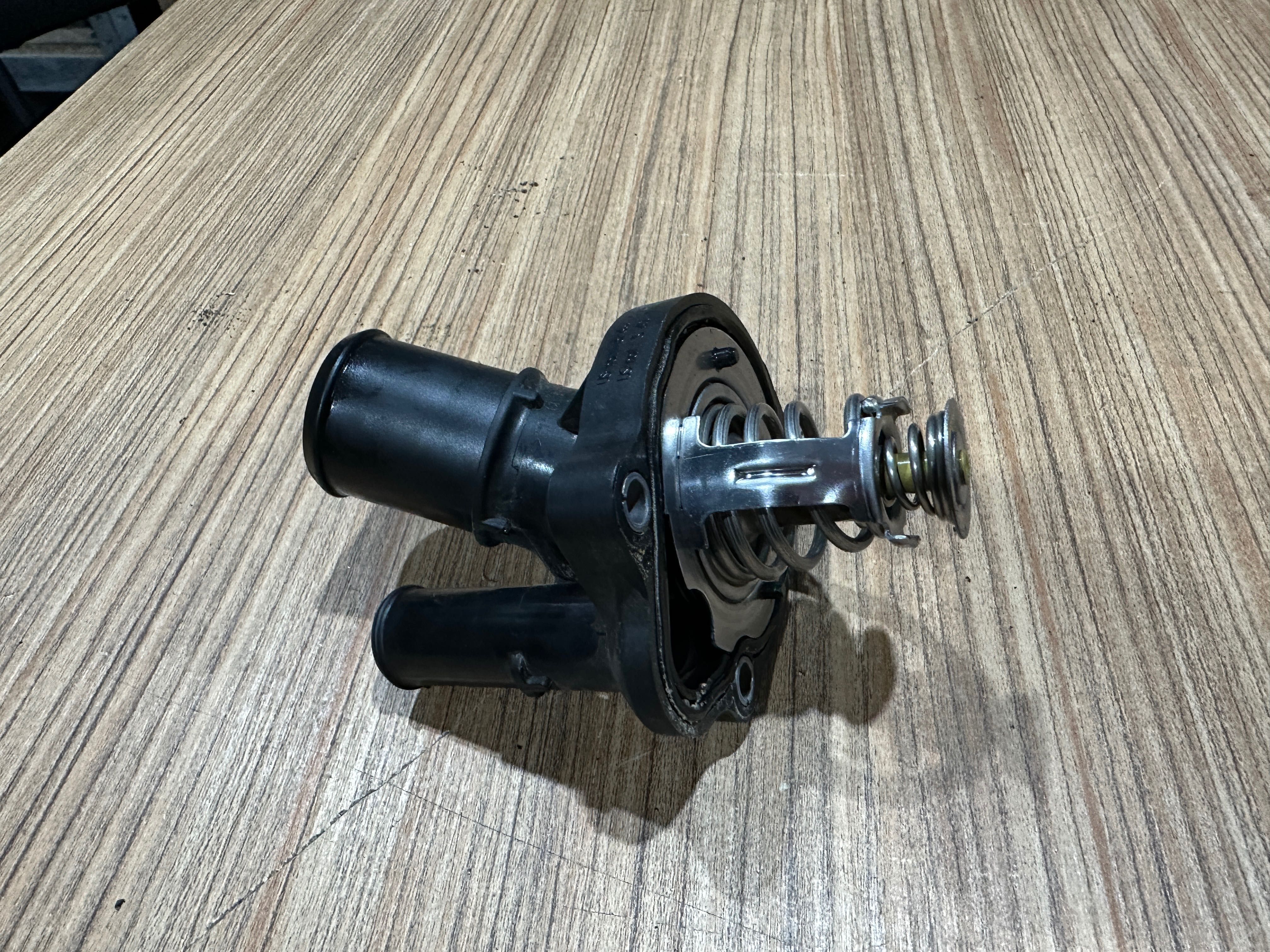 Термостат ford fusion 13-16 2,5  3M4Z8575B