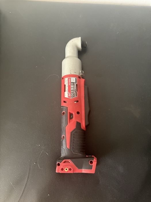 Udarowa zakrętarka kątowa Milwaukee 18V