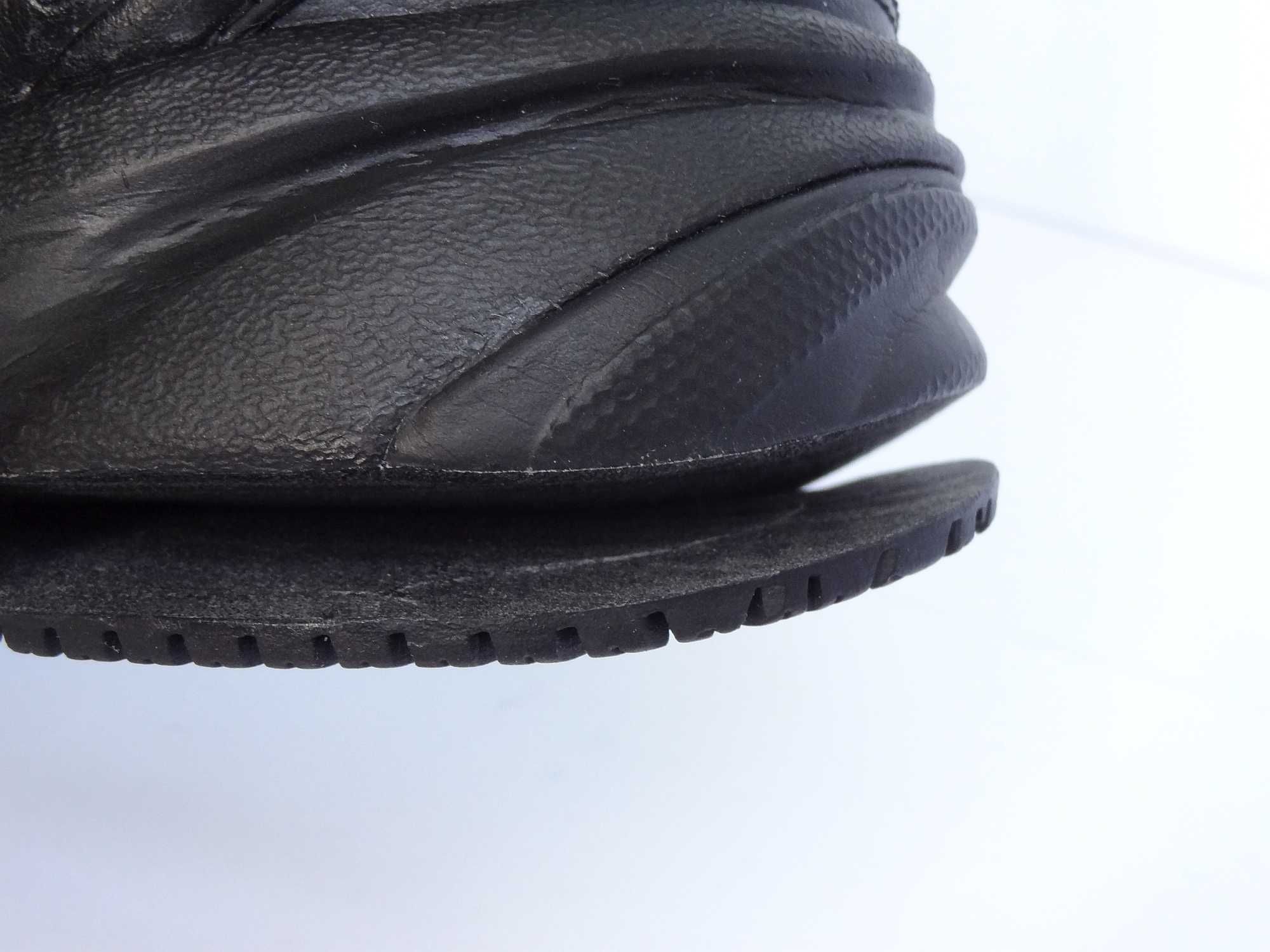 Buty NEW BALANCE r. 44 / model MX626BK / defekt