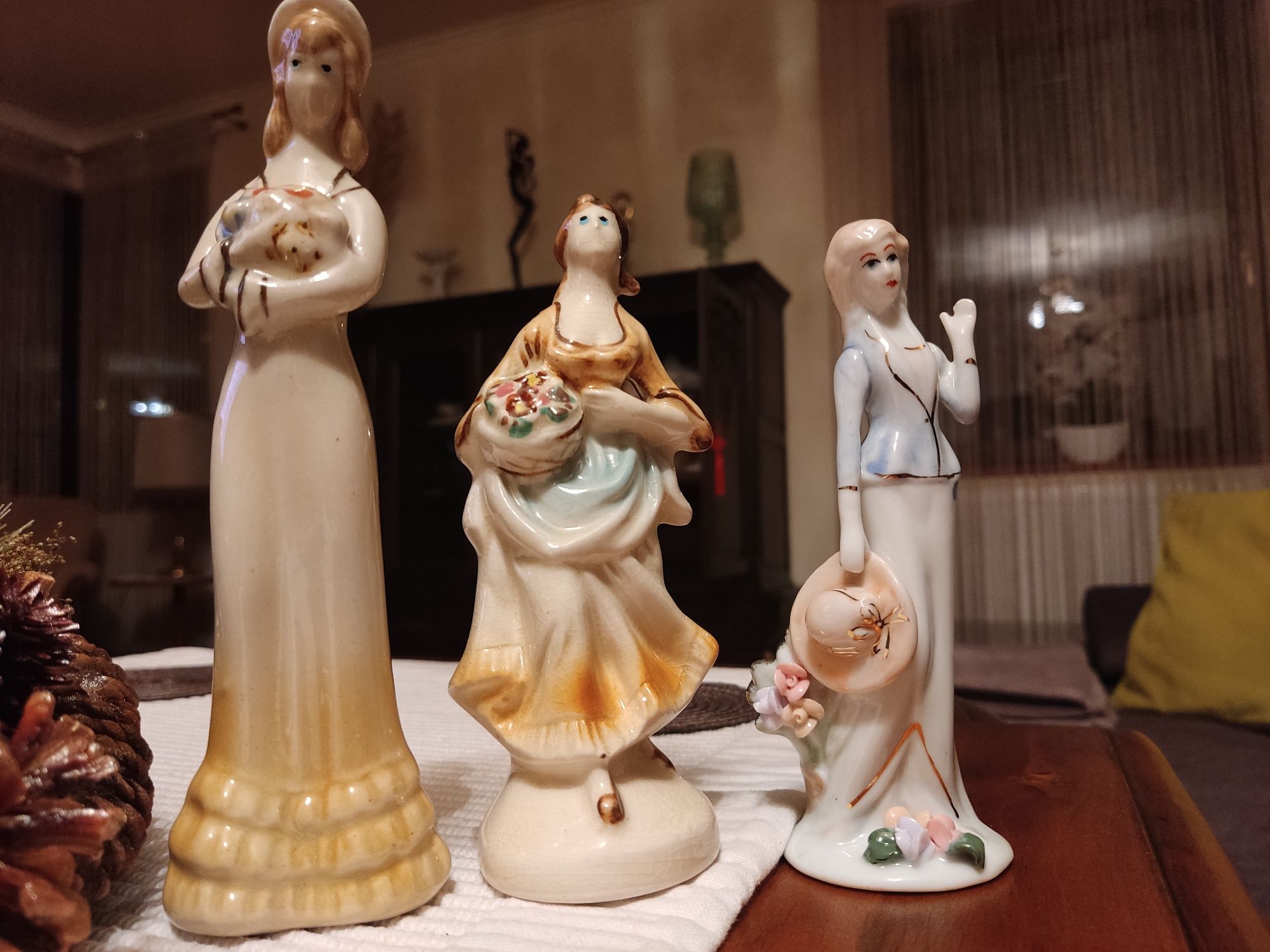 Figurki porcelanowe stan bardzo dobry kolekcjonerskie stare figurka