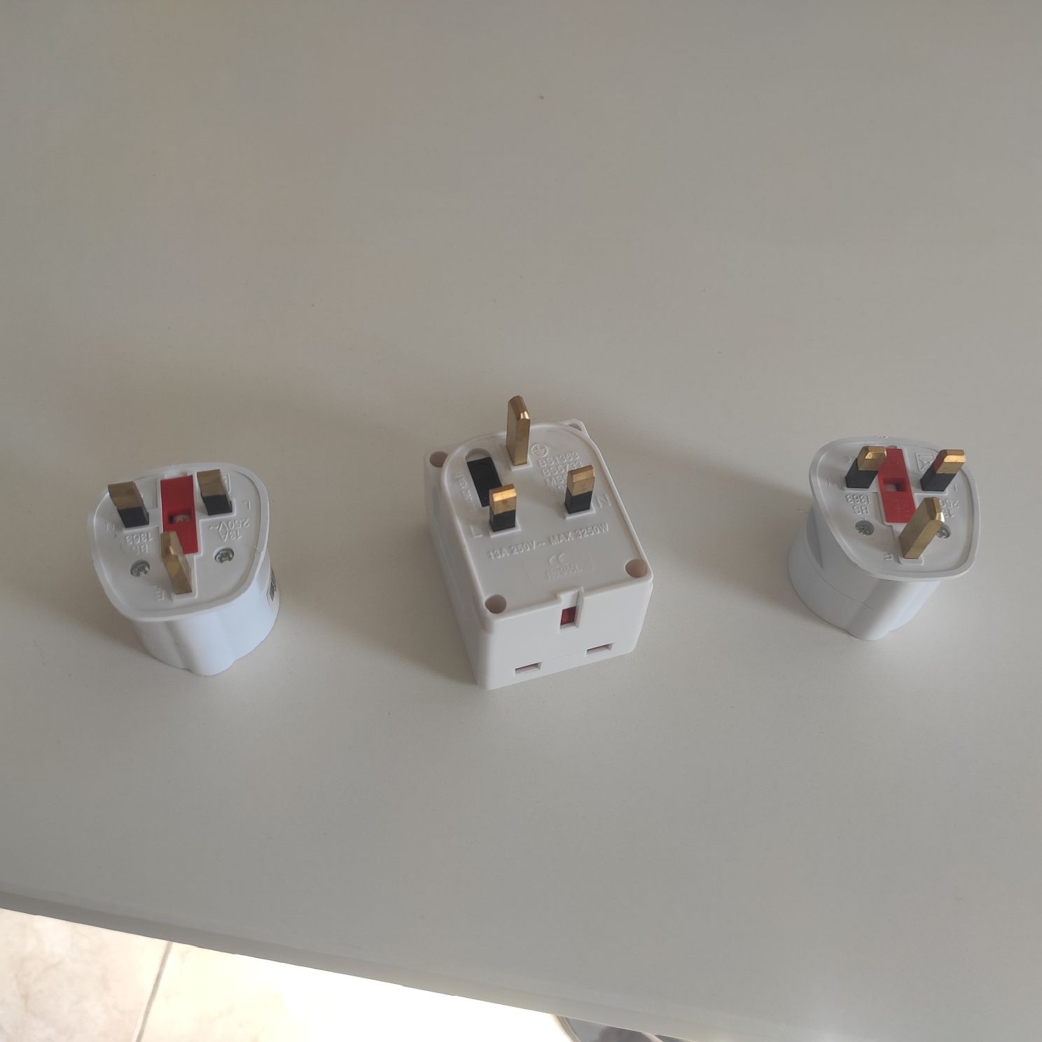 Adaptador tipo G para tipo F e múltipla tipo G