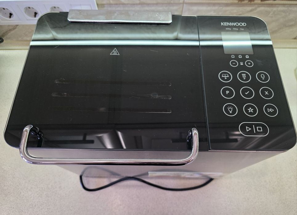 Продамо Хлібопіч Kenwood BM450