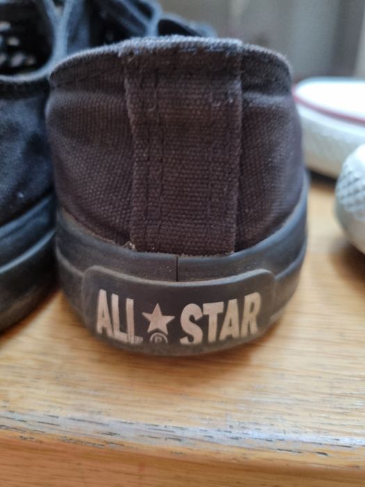 Trampki.  Czarne. Biale. Dwie pary  Converse. 37