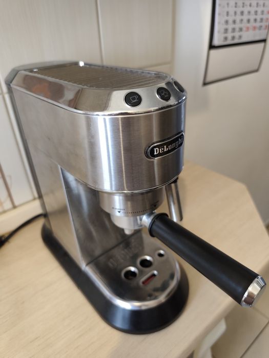 Ekspres kolbowy DeLonghi