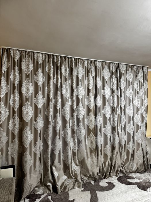 Продам штори в хорошому стані