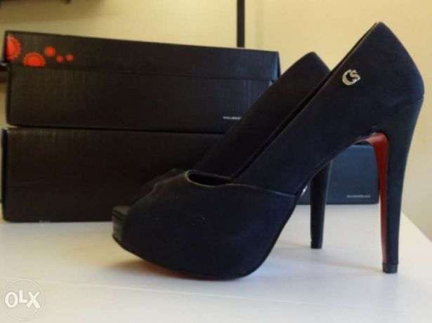 Sapatos da marca Carmen Steffens