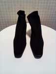Botins em lycra, côr preto.