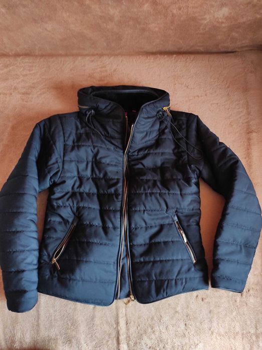 Куртка черная М (38)
