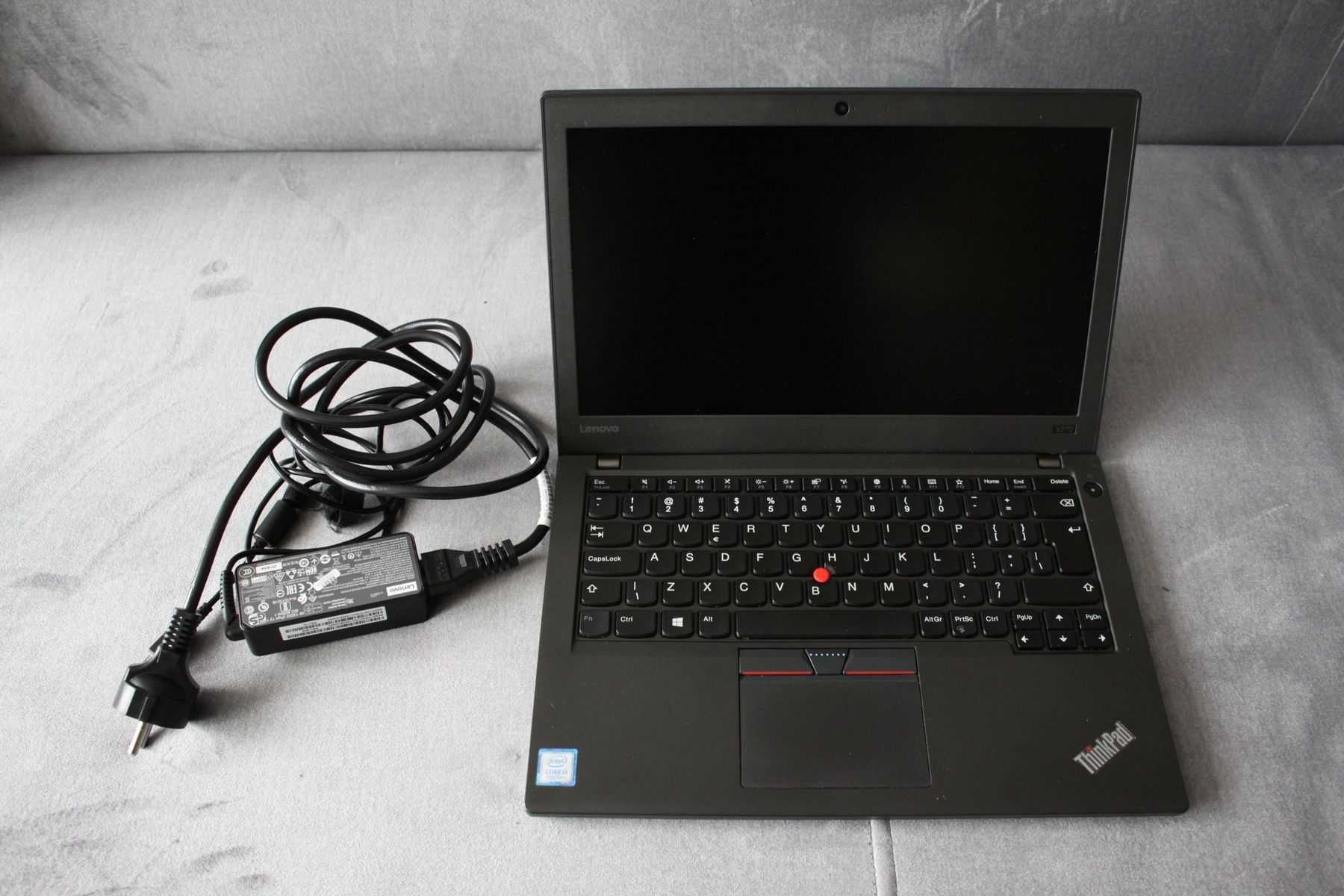 Laptop Lenovo Thinkpad X270 BDB i3-7100U/240GB SSD/4 GB Ram/Win 10