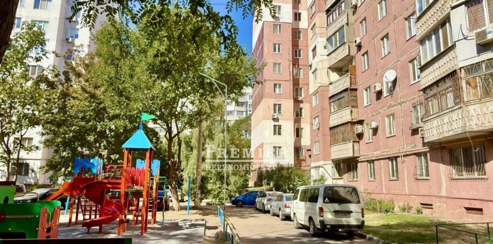 Продам 3-кімнатну квартиру на Заболотного біля ТЦ Сім'я