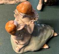 Figurka porcelanowa, matka z dzieckiem z wytwórni Roceram
