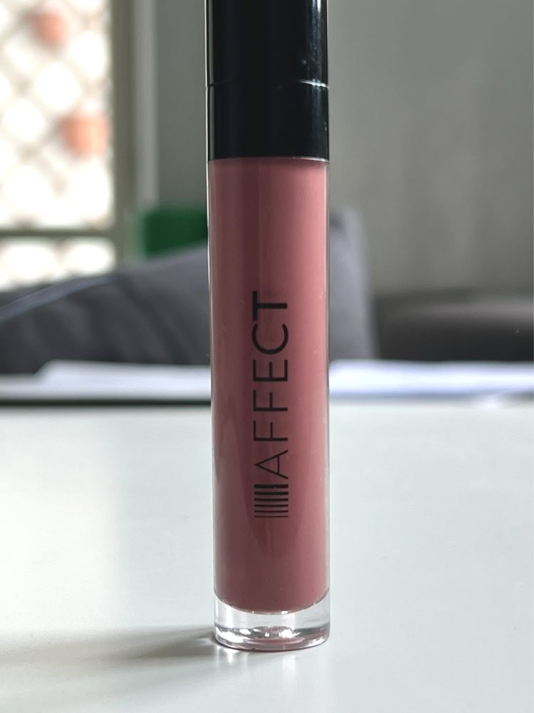 NOWA Pomadka Szminka Affect Liquid Lipstick Soft Matte Simplicity